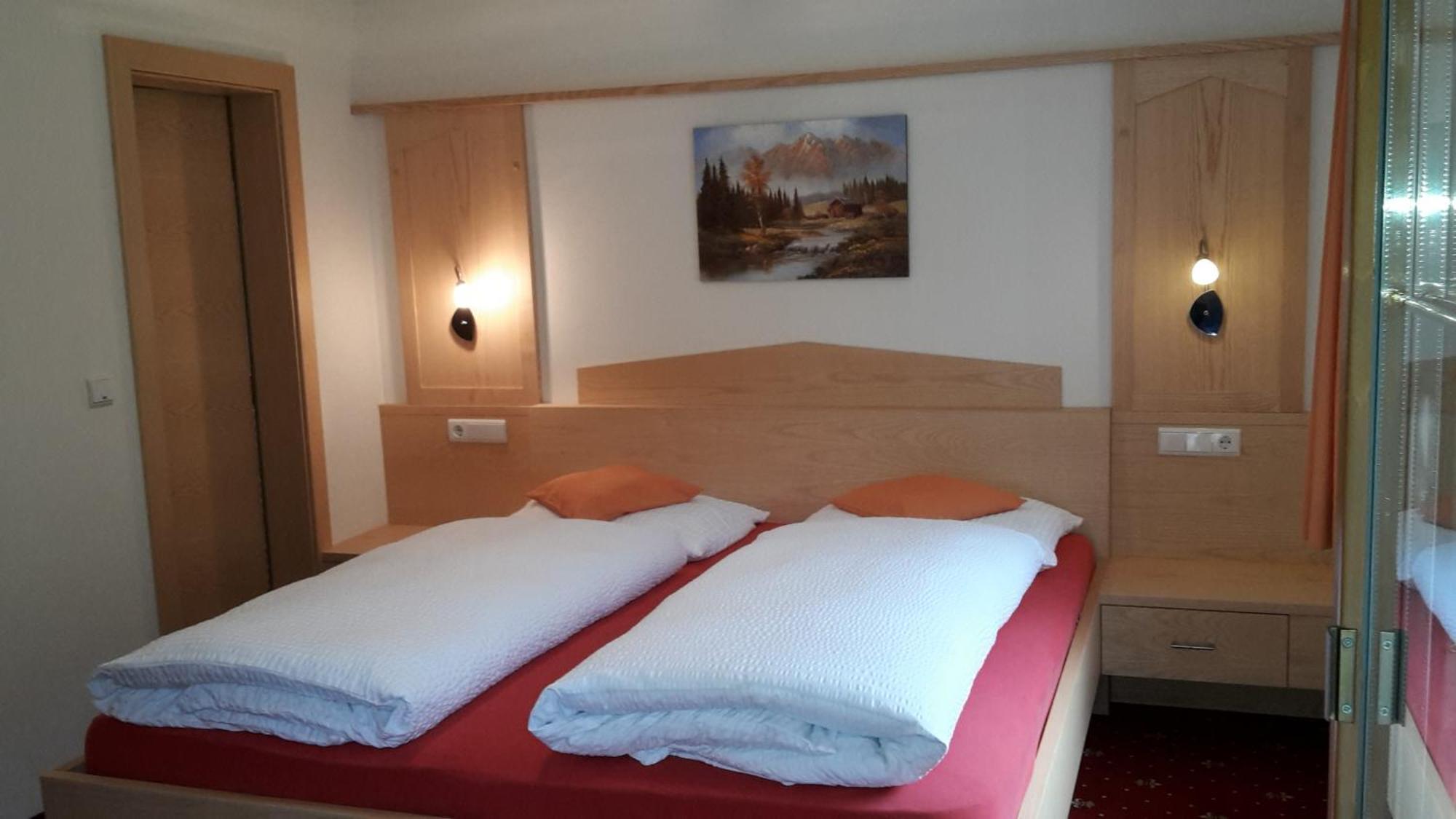 Apartamento Haus Talblick Curon Venosta Exterior foto