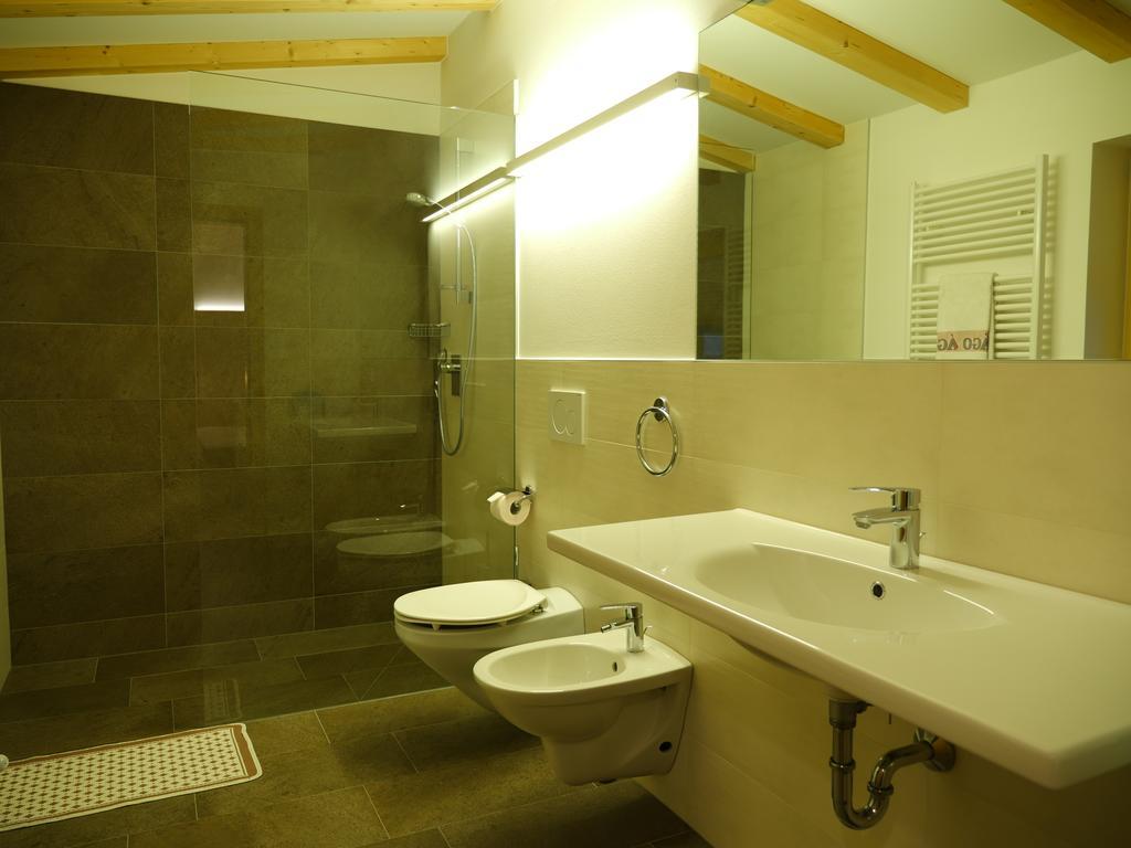 Apartamento Haus Talblick Curon Venosta Exterior foto