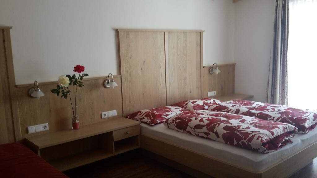 Apartamento Haus Talblick Curon Venosta Exterior foto