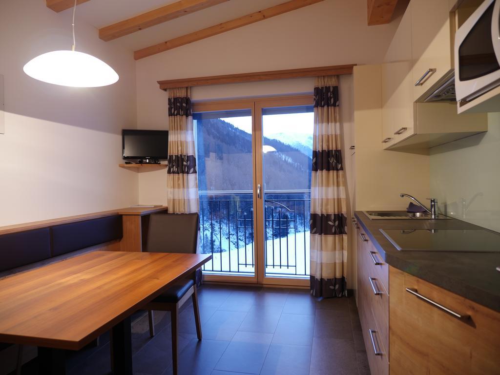 Apartamento Haus Talblick Curon Venosta Exterior foto